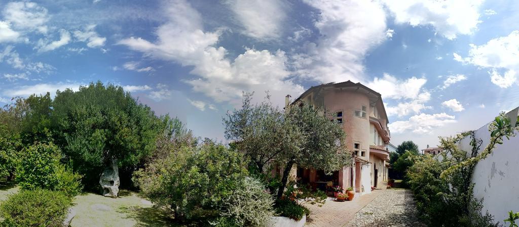 Locanda Tipica Sa Corte Oliena Exterior foto