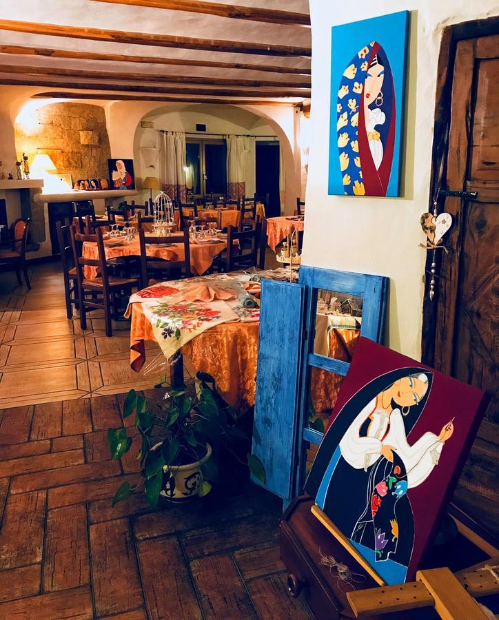 Locanda Tipica Sa Corte Oliena Exterior foto