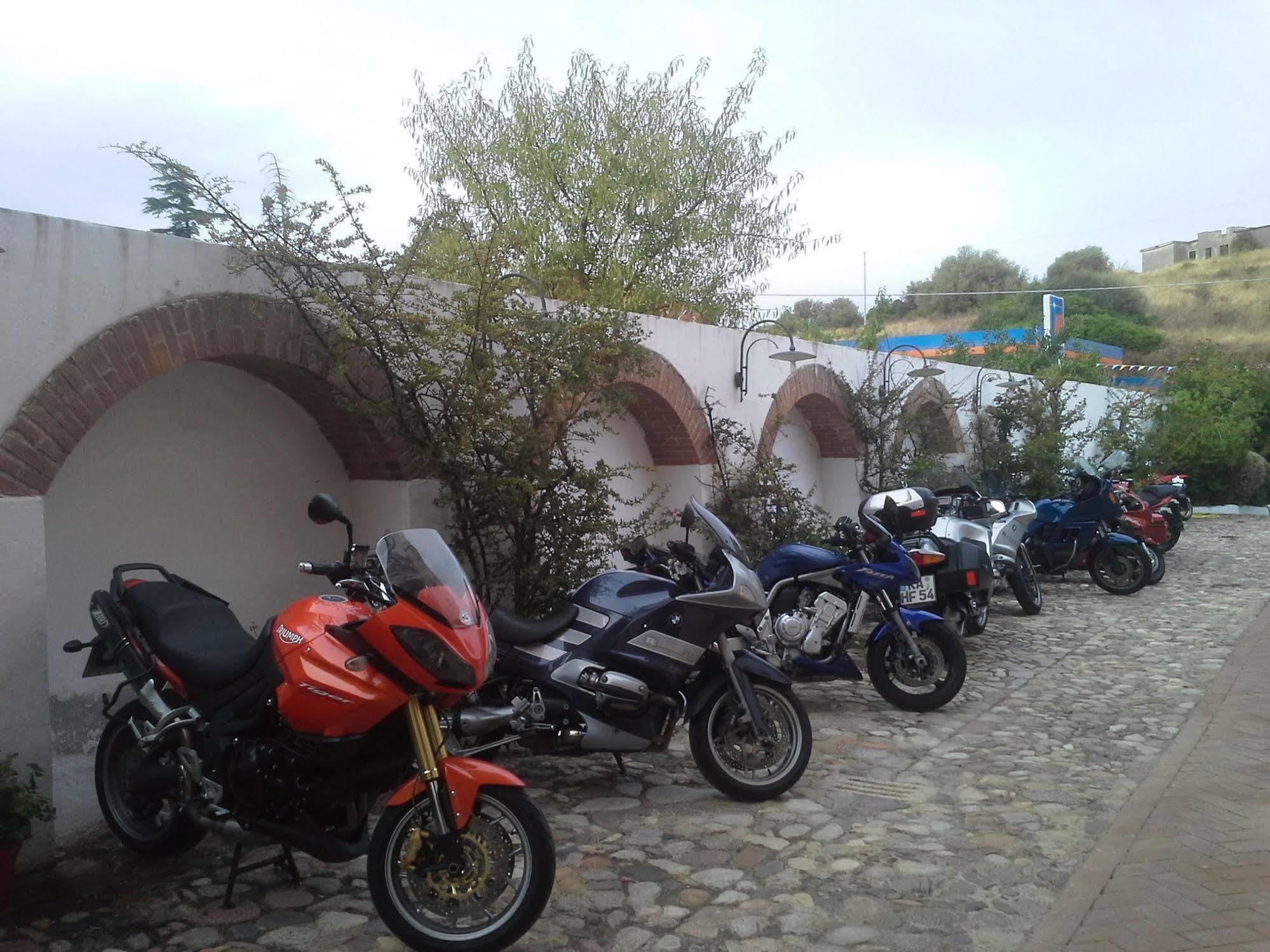 Locanda Tipica Sa Corte Oliena Exterior foto